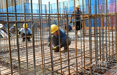 錯(cuò)峰施工戰(zhàn)高溫 科學(xué)調(diào)度保進(jìn)度