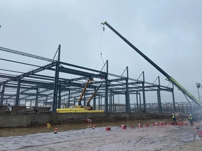 大成食品“鮮食工廠”建設(shè)項(xiàng)目主體結(jié)構(gòu)順利封頂，建筑勞務(wù)分包高效協(xié)同共筑品質(zhì)工程