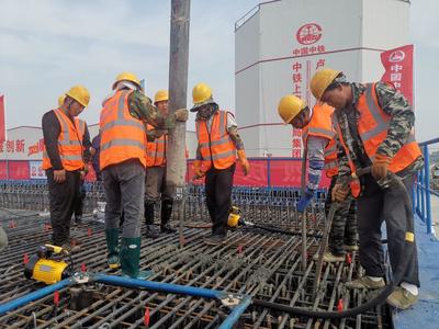 滬渝蓉高鐵天門(mén)段首榀箱梁成功澆筑，工程建設(shè)取得關(guān)鍵節(jié)點(diǎn)突破